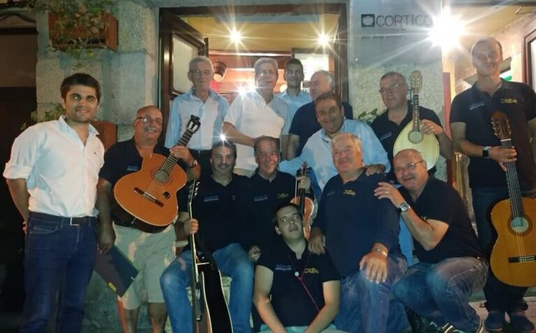 Fernando Mendes e grupo no restaurante Cortiço, em Viseu